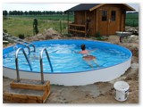 Voilà .. Stufe fertig, Mann im Wasser  (18°C .. brrr) (Sommer 2011)