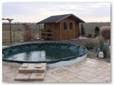 Die Gartensaison geht zuende, der Pool ist winterfest verpackt  (Herbst 2011)